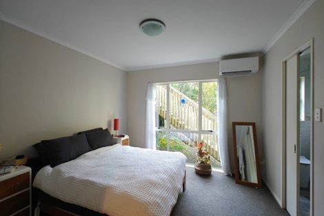Photo of property in 9 Ryehill Close, New Lynn, Auckland, 0600