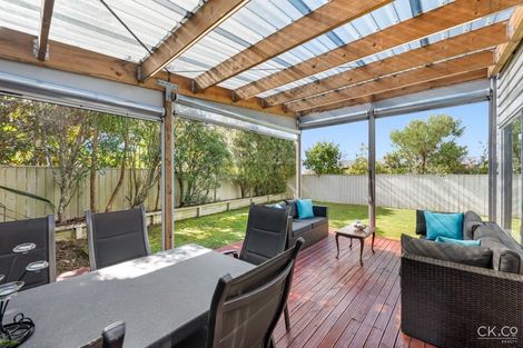 Photo of property in 18 Arahiwi Grove, Tirohanga, Lower Hutt, 5010