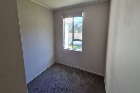 Photo of property in 60 Percy Dyett Drive, Karori, Wellington, 6012