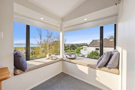Photo of property in 16 Oakpark Place, West Harbour, Auckland, 0618
