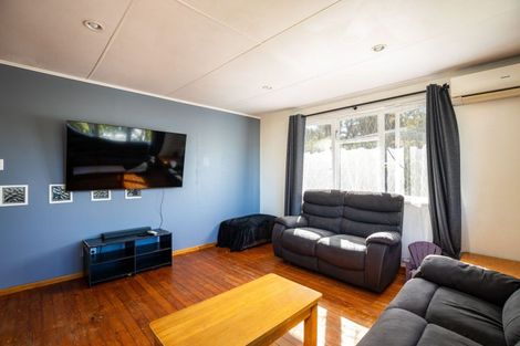 Photo of property in 16 Regent Place, Blagdon, New Plymouth, 4310