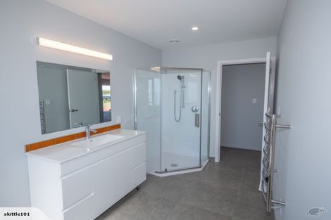 Photo of property in 3 Sunrise Place, Cable Bay, 0420