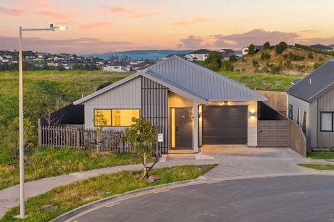 Photo of property in 98 Huanui Drive, Wainui, 0992