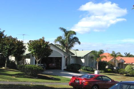 Photo of property in 17 Westminster Gardens, Unsworth Heights, Auckland, 0632