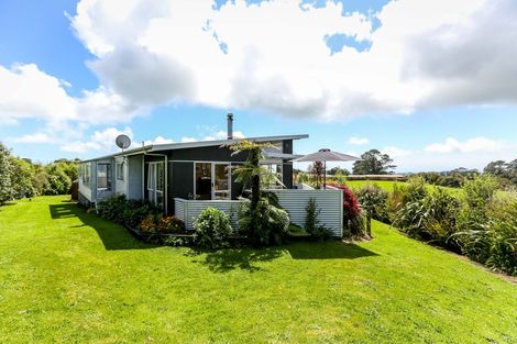 Photo of property in 1291 Carrington Road, Hurworth, New Plymouth, 4371