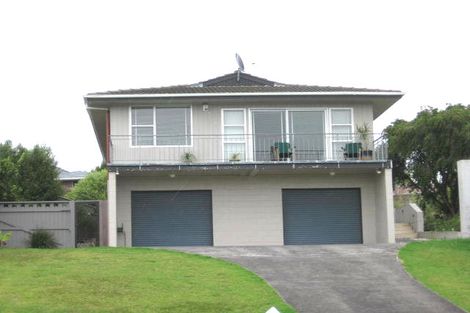 Photo of property in 48 Manhattan Heights, Glendene, Auckland, 0602