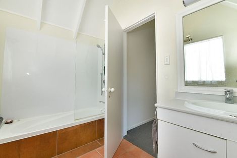 Photo of property in 16 Kenneth Hopper Place, Manly, Whangaparaoa, 0930