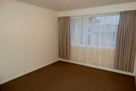 Photo of property in 28 Felgrove Street, Glendene, Auckland, 0602