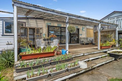 Photo of property in 2 Waitai Street, Castlecliff, Whanganui, 4501