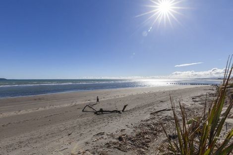 Photo of property in 241 Manly Street, Paraparaumu Beach, Paraparaumu, 5032