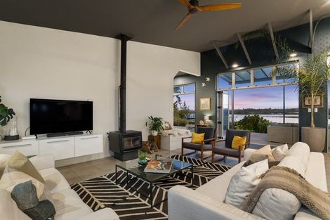 Photo of property in 38 Tanners Point Road, Tanners Point, Katikati, 3177