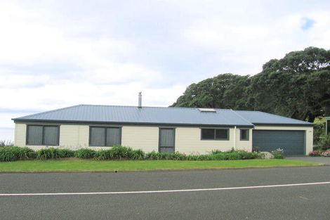 Photo of property in 136 Oratia Place, Onemana, Whangamata, 3691