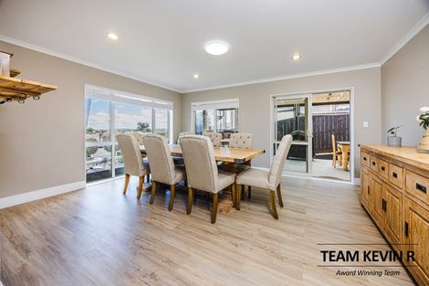 Photo of property in 144 Keri Vista Rise, Papakura, 2110