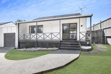 Photo of property in 2/23 Gaylands Place, Opaheke, Papakura, 2113