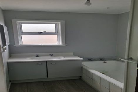 Photo of property in 28 Titoki Street, Castlecliff, Whanganui, 4501