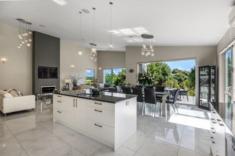 Photo of property in 29 Schopolo Place, Schnapper Rock, Auckland, 0632