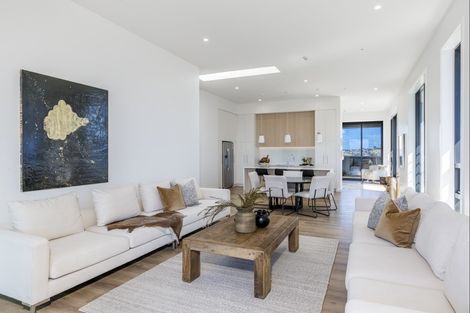 Photo of property in 5/14 Tamariki Avenue, Orewa, 0931