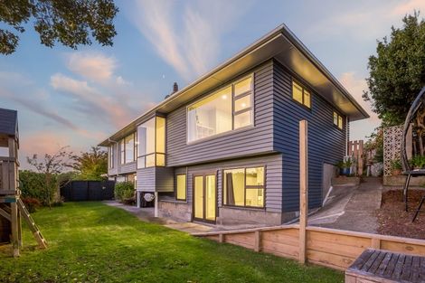 Photo of property in 47 Kiriwai Road, Paremata, Porirua, 5024