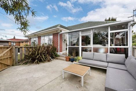 Photo of property in 16 Campbell Place, Papakura, 2110