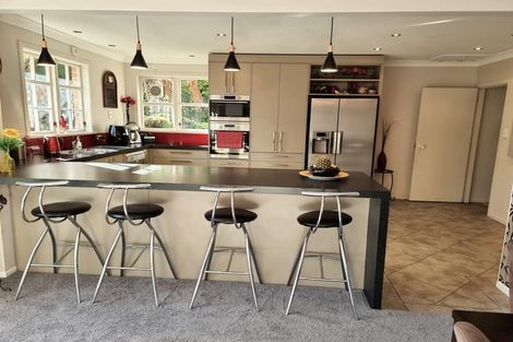 Photo of property in 14 Freemans Way, Pinehaven, Upper Hutt, 5019