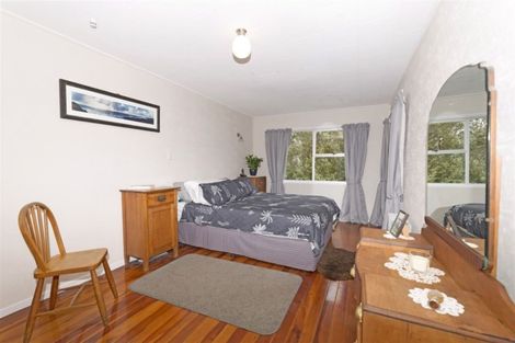 Photo of property in 214 Motutara Road, Muriwai, Waimauku, 0881