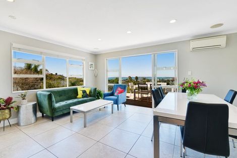 Photo of property in 56 Waldorf Crescent, Orewa, 0931