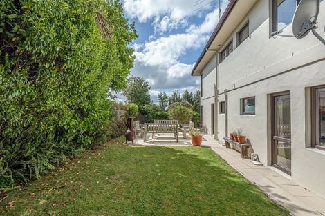 Photo of property in 2/72 Gulf View Road, Murrays Bay, Auckland, 0630