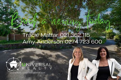 Photo of property in 13 Halcombe Place, Green Bay, Auckland, 0604