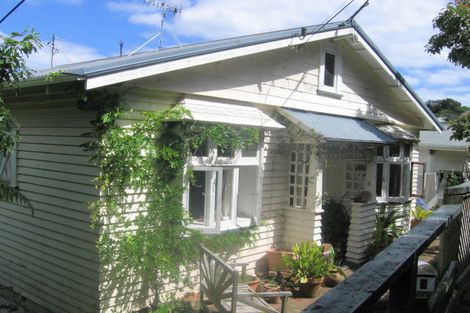 Photo of property in 5 Plunket Street, Kelburn, Wellington, 6012