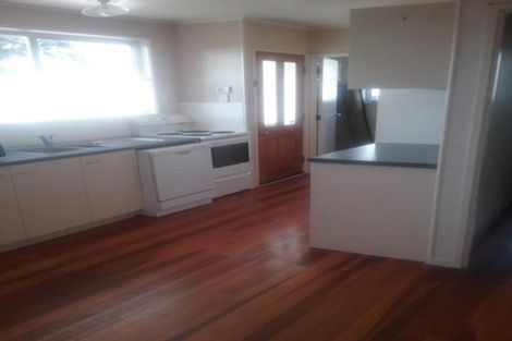 Photo of property in 31 Felgrove Street, Glendene, Auckland, 0602