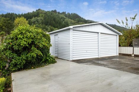 Photo of property in 168 Waikawa Road, Picton, 7220