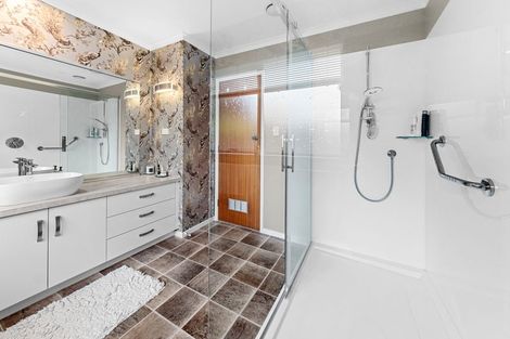 Photo of property in 1 Ngahere Street, Inglewood, 4330