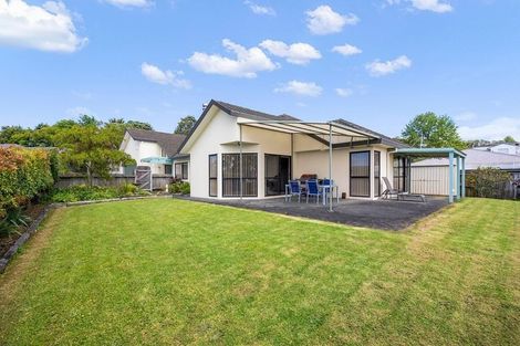 Photo of property in 11 Sandpiper Grove, Unsworth Heights, Auckland, 0632