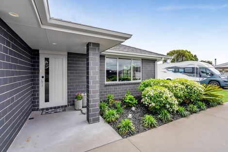 Photo of property in 15 Keene Drive, Bell Block, New Plymouth, 4312