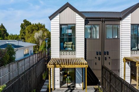 Photo of property in 1/721 Te Atatu Road, Te Atatu Peninsula, Auckland, 0610