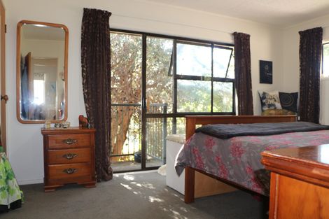 Photo of property in 54 Stratford Drive, Cable Bay, 0420