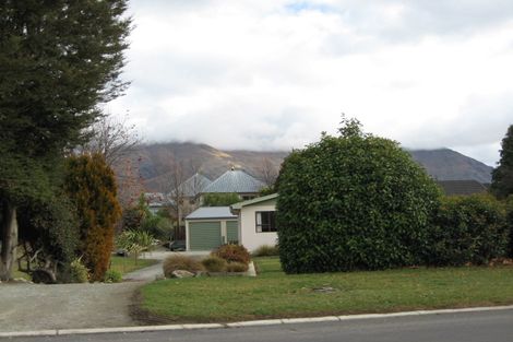Photo of property in 17 Kowhai Drive, Wanaka, 9305
