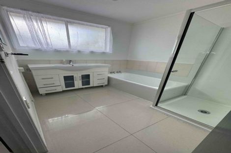 Photo of property in 741 East Coast Road, Browns Bay, Auckland, 0630