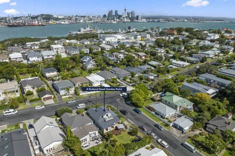 Photo of property in 8 Rutland Road, Stanley Point, Auckland, 0624