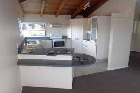 Photo of property in 17 Hassan Drive, Massey, Auckland, 0614