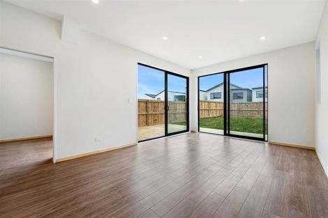 Photo of property in 25 Coast Garden Drive, Hobsonville, Auckland, 0616