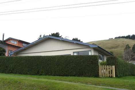 Photo of property in 6 Wharfdale Street, Macandrew Bay, Dunedin, 9014