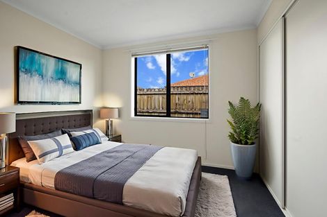 Photo of property in 94 Redcastle Drive, East Tamaki, Auckland, 2013