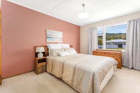 Photo of property in 53 Peel Place, Wainuiomata, Lower Hutt, 5014