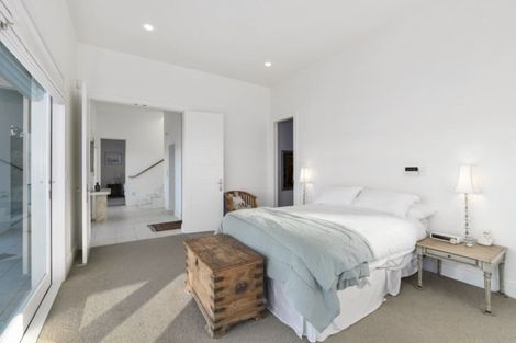 Photo of property in 81 Seatoun Heights Road, Seatoun, Wellington, 6022