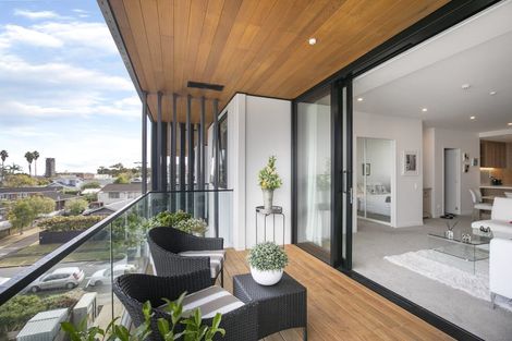 Photo of property in 308/8a Lake Pupuke Drive, Takapuna, Auckland, 0622