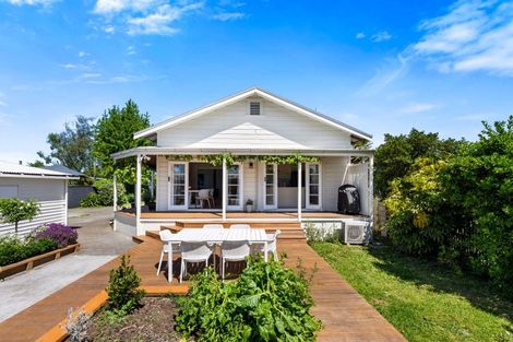 Photo of property in 3 Moeller Street, Taradale, Napier, 4112