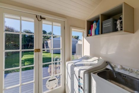Photo of property in 142 Bowhill Road, New Brighton, Christchurch, 8083