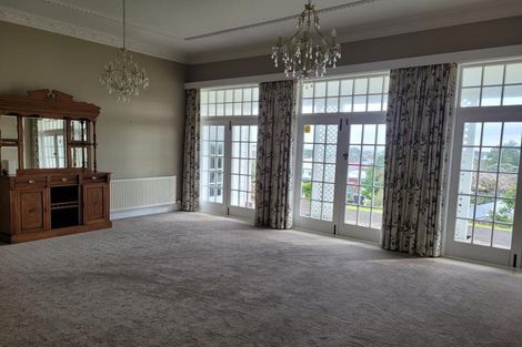 Photo of property in 103 Fulford Street, New Plymouth, 4310