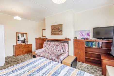 Photo of property in 102 Charlotte Crescent, Mayfair, Hastings, 4122